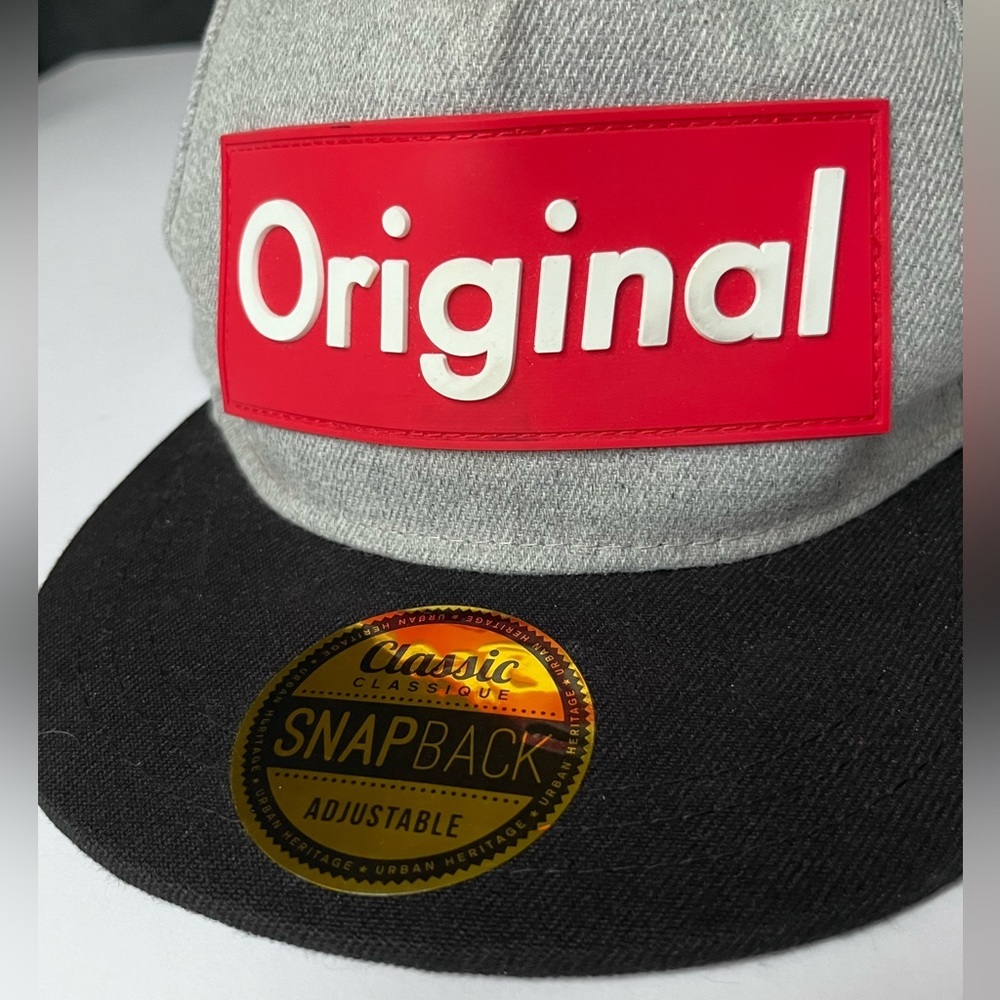 Original SnapBack baseball cap - like new - mens hats - outdoors - supreme